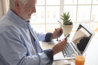 How do mature age Australians cope with difficult life events?